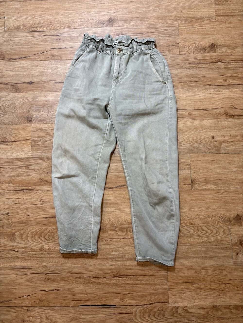 Zara Women's Paper Bag Waist Carrot Leg Jeans in Green